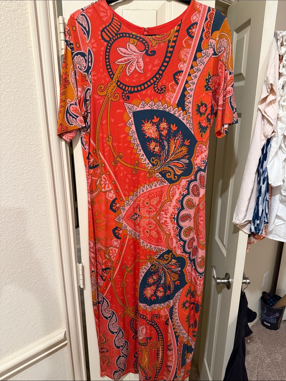 Farm Rio Women’s Coral Paisley Print Midi Dress